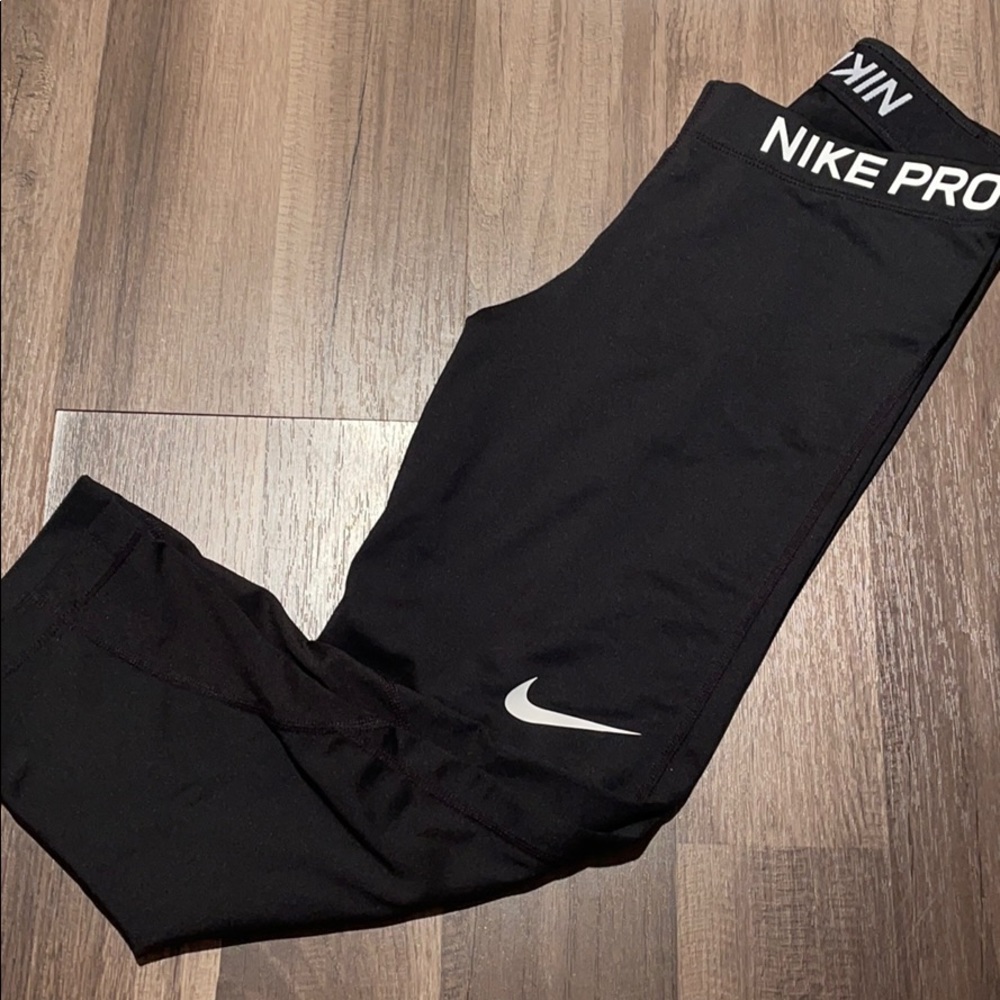 Nike pro cropped leggings